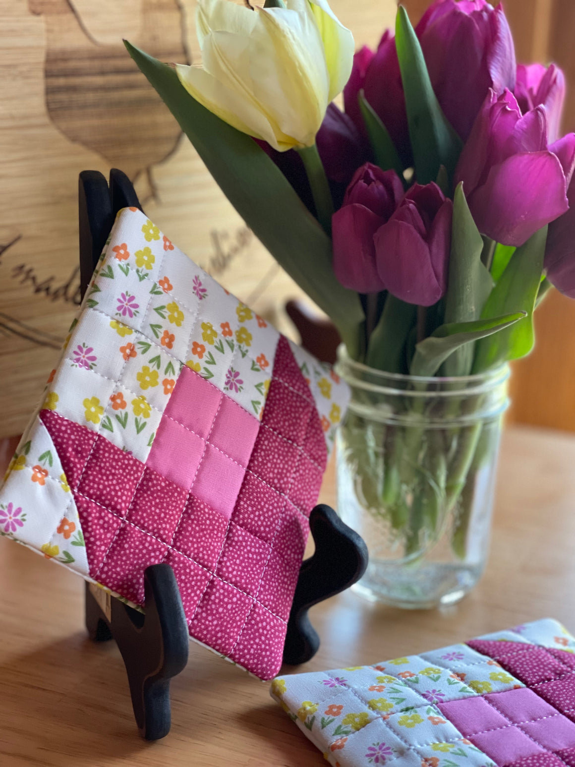 Quilted Tulip Mug Rug