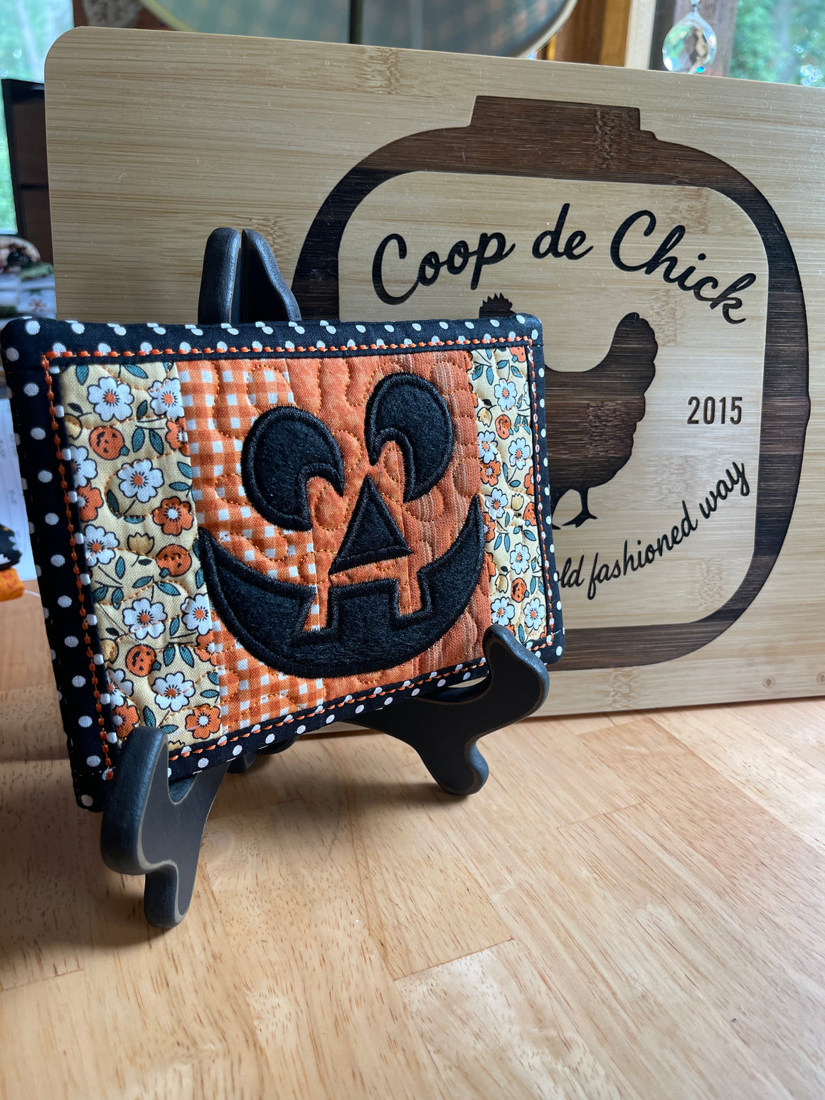Jack-o’-lantern Mug Rug